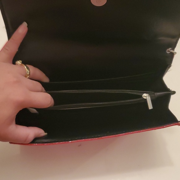 Cross Body - Picture 3 of 4